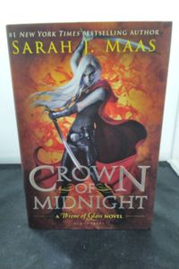 Crown of Midnight (Throne of Glass)